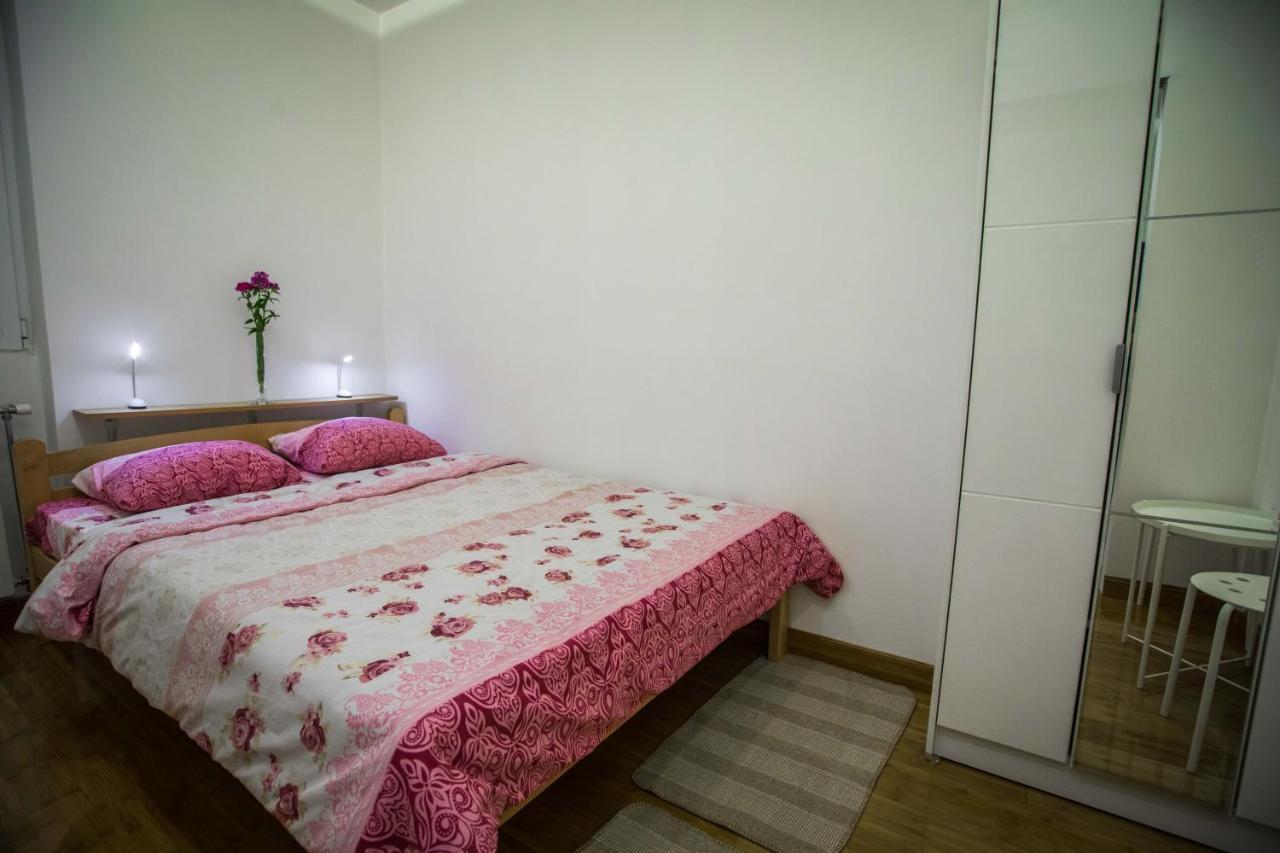 Apartman Simic - Stan Na Dan Bogatić Extérieur photo